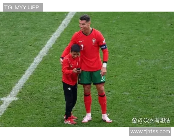 7月3日诞生的足球球星盘点及其职业生涯成就分析 7月3日诞生的足球球星盘点及其职业生涯成就分析