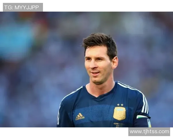 世界杯足球明星表现分析与个人精彩时刻回顾