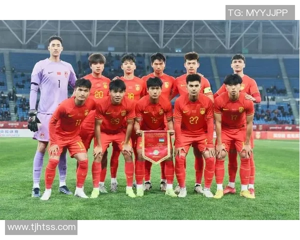 中国足球明星球员球服设计全解析展现国足风采与激情 中国足球明星球员球服设计全解析展现国足风采与激情