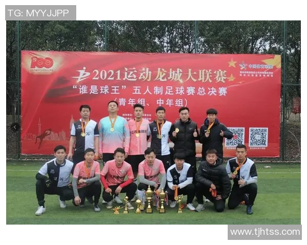 以足球球星印章图案为核心展现运动精神与荣耀魅力 以足球球星印章图案为核心展现运动精神与荣耀魅力