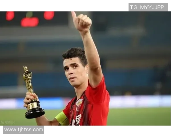 大眼足球球星的魅力与影响力解析：从球场到全球粉丝的热情追随