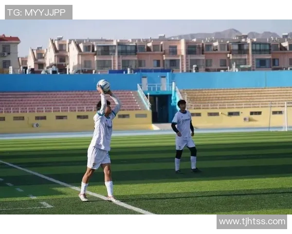 球星巅峰时刻精彩进球定格绿茵瞬间激情与荣耀交织