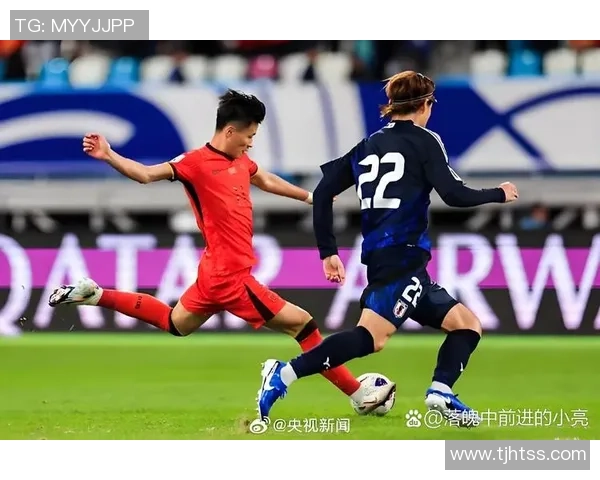 足球场上的跌倒瞬间集锦 看球星如何在意外中展现坚韧与勇气