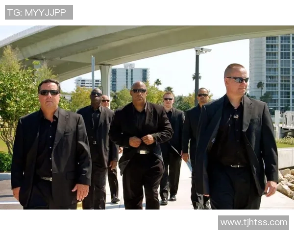 足球巨星背后的护卫力量揭秘 保镖们如何守护球场传奇